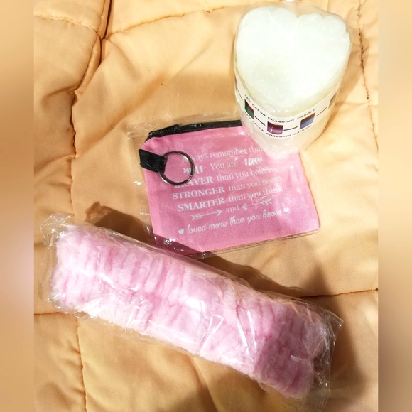 LED Rose Candle, Headband & Keychain Bundle - Picture 10 of 11